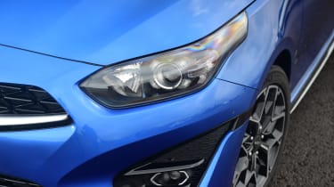 Kia Ceed - headlight